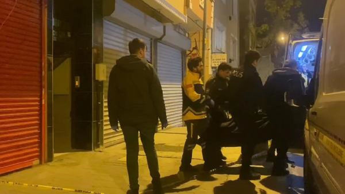 Gaziosmanpaşa'da 75 yaşındaki kadın teras katında ölü bulundu