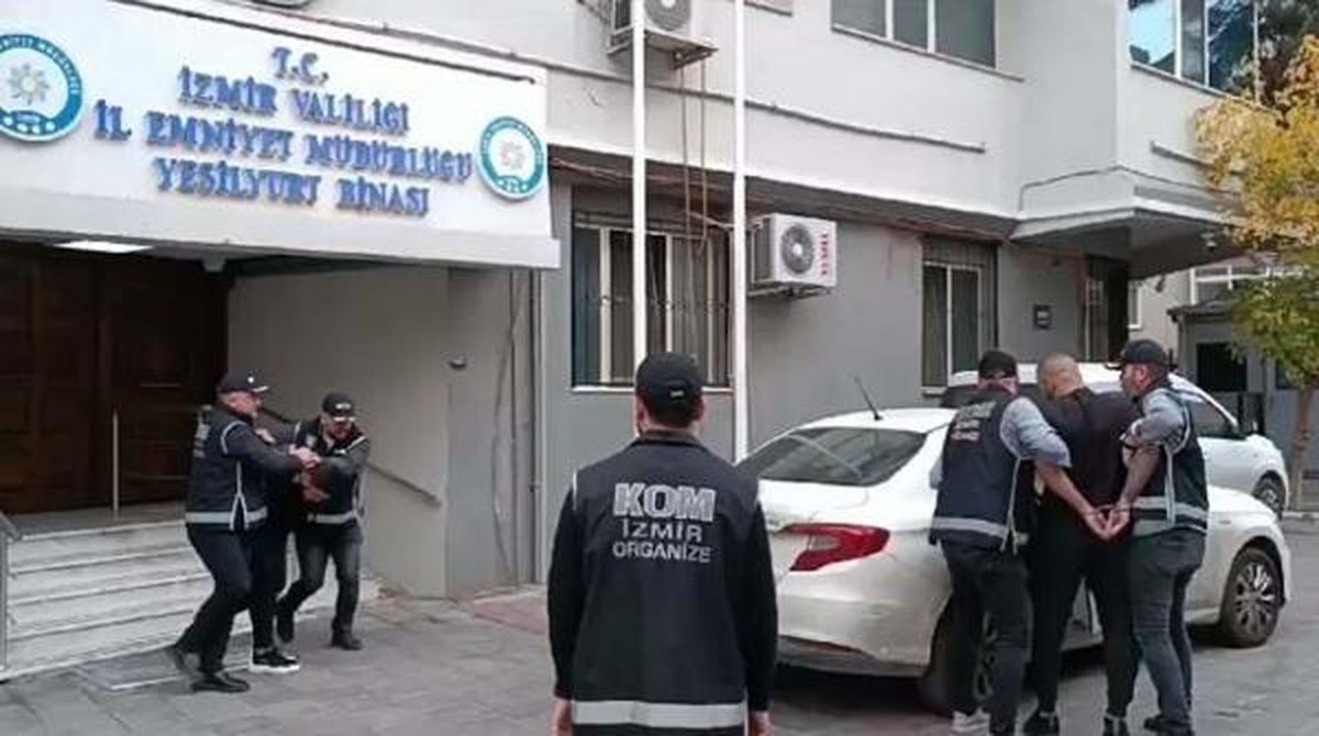 İZMİR'DE RESTORANDAKİ SİLAHLI KAVGANIN ŞÜPHELİLERİ ADLİYEDE