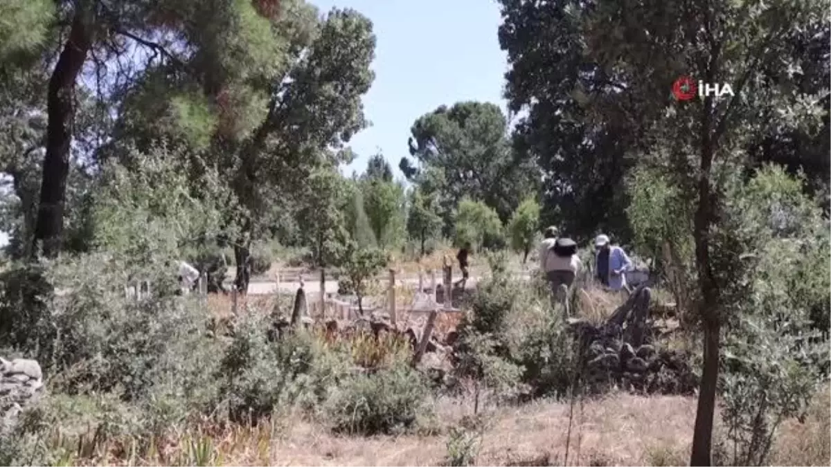 Denizli'de Osmanlı dönemine ait mezar taşları inceleniyor
