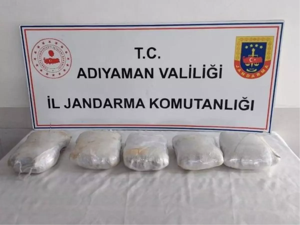 Adıyaman'da Otomobilde 6 Kilo Esrar Ele Geçirildi