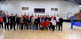 Şırnak Valisi Cevdet Atay, Cizre Belediyespor Erkek Voleybol Takımı'nı ziyaret etti