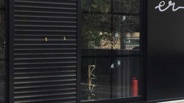 Sosyal medya fenomeni Ece Ronay'a ait güzellik merkezi kurşunlandı Sosyal medya fenomeni Ece Ronay'a ait güzellik merkezi kurşunlandı