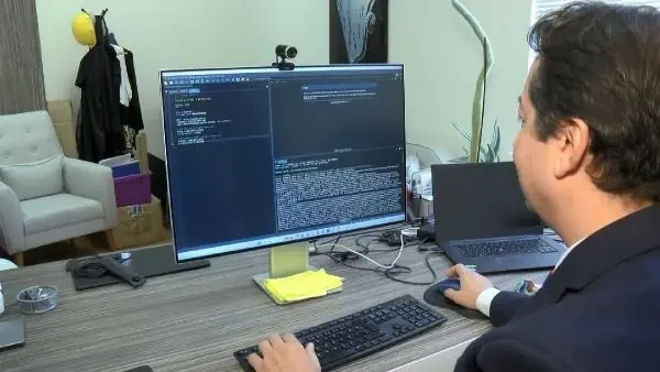 Ünlü şef Arda Türkmen dolandırıcıların hedefi oldu! Siteyi kopyalayıp müşterilerden para almışlar Ünlü şef Arda Türkmen dolandırıcıların hedefi oldu! Siteyi kopyalayıp müşterilerden para almışlar