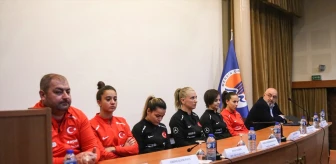 A Milli Kadın Futbol Takımı Türkiye'de Kadın Futbolunun Gelişimi ve Sunduğu Fırsatlar Paneli'ne Katıldı