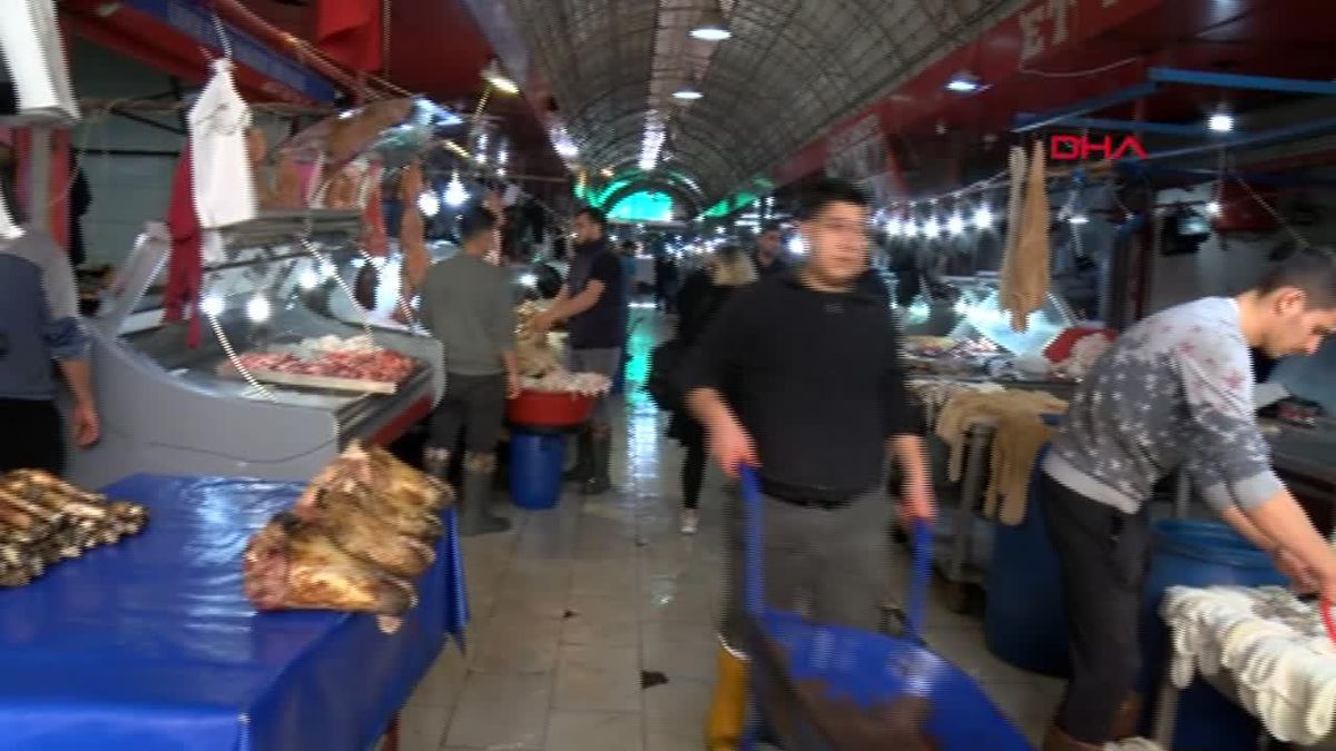 Adana'daki 101 Yıllık Kasaplar Çarşısı Yetersiz Altyapı Sorunuyla Gündemde