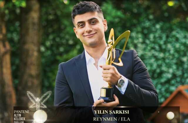 Altın Kelebek'te ödül alamayan Reynmen, eski ödülünü çöpe attı Altın Kelebek'te ödül alamayan Reynmen, eski ödülünü çöpe attı