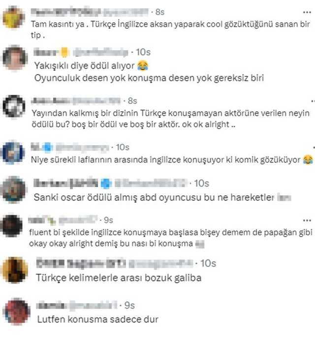 Altın Kelebek'te ödül alan Kerem Bürsin, sahnede konuşamadı Altın Kelebek'te ödül alan Kerem Bürsin, sahnede konuşamadı