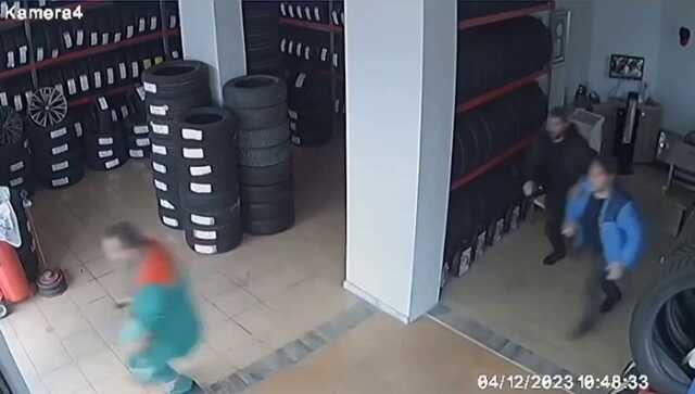 Bursa'da 5.1 büyüklüğünde deprem...Panik anları kamerada