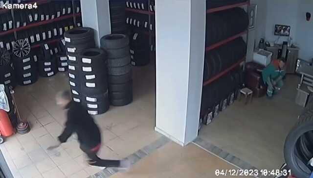 Bursa'da 5.1 büyüklüğünde deprem...Panik anları kamerada