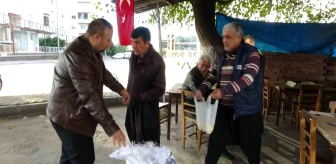 Kozan'da Dere Yatağına Dökülen Limonlar Vatandaşlara Dağıtıldı