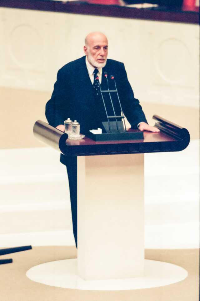 Eski Diyanet İşleri Başkanı Lütfi Doğan hayatını kaybetti Eski Diyanet İşleri Başkanı Lütfi Doğan hayatını kaybetti