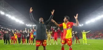 Göztepe, 2'de 2 yaparak çıkışa geçti