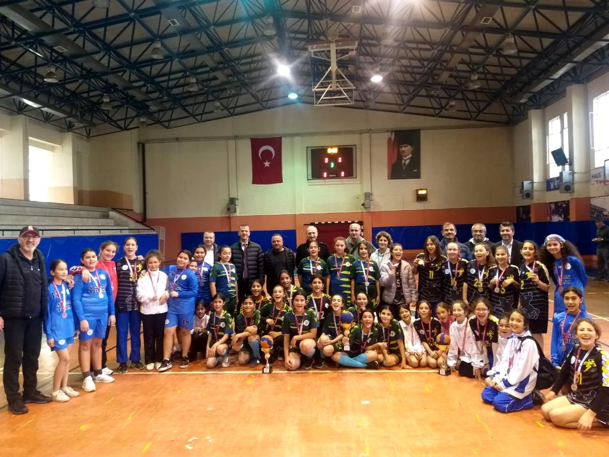 Aydın'da Okul Sporları Hentbol Turnuvaları Sona Erdi
