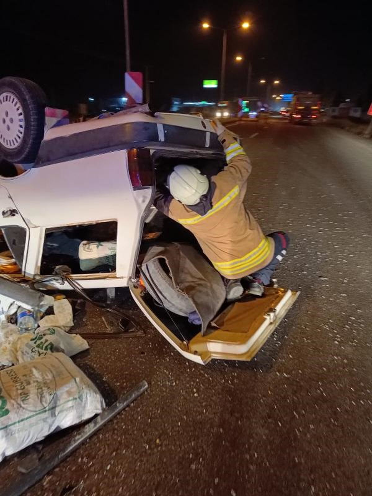 Mardin'de otomobil takla attı: 8 kişi yaralandı