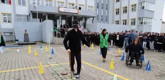 Sakarya'da öğrenciler, engellilerin yaşadığı zorlukları deneyerek tecrübe etti