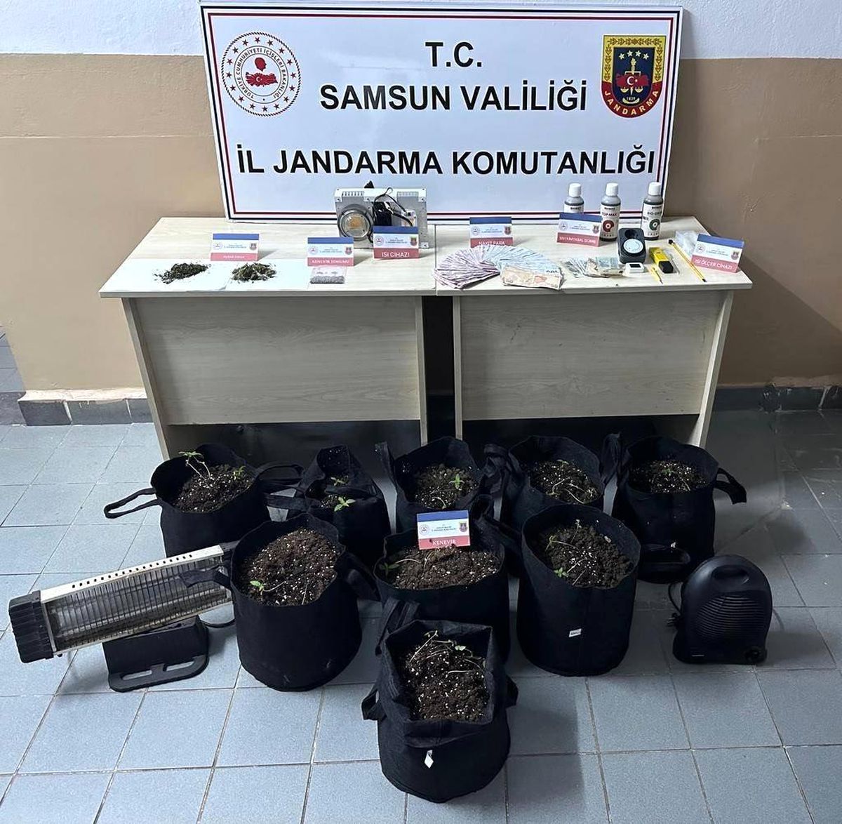 Samsun'da Jandarma Operasyonu: 9 Terör Şüphelisi Yakalandı, 510 Şahıs Aranıyor