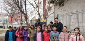 Sivas'ta İlkokul Öğrencileri Kuşlar İçin Kafes Yaptı