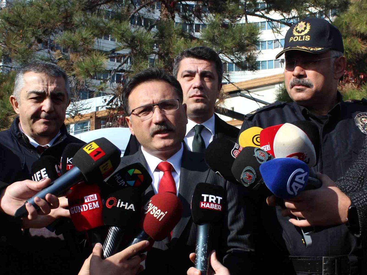 Kayseri Valisi Gökmen Çiçek: Mobil Göç Noktası İddiaları Gerçeği Yansıtmıyor