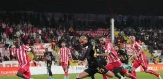 Eyüpspor, Boluspor'u 3-0 mağlup ederek liderlik koltuğunu korudu