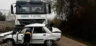 Beton mikseri otomobili ezdi, anne ve oğlu yaşamını yitirdi