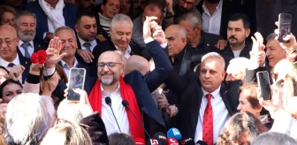 Buğra Gökçe, İzmir Büyükşehir Belediye Başkanlığı için CHP'den aday adaylığını açıkladı