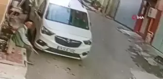 İzmir'de Kediyi Keserle Saldıran Kişi Güvenlik Kamerasına Yakalandı