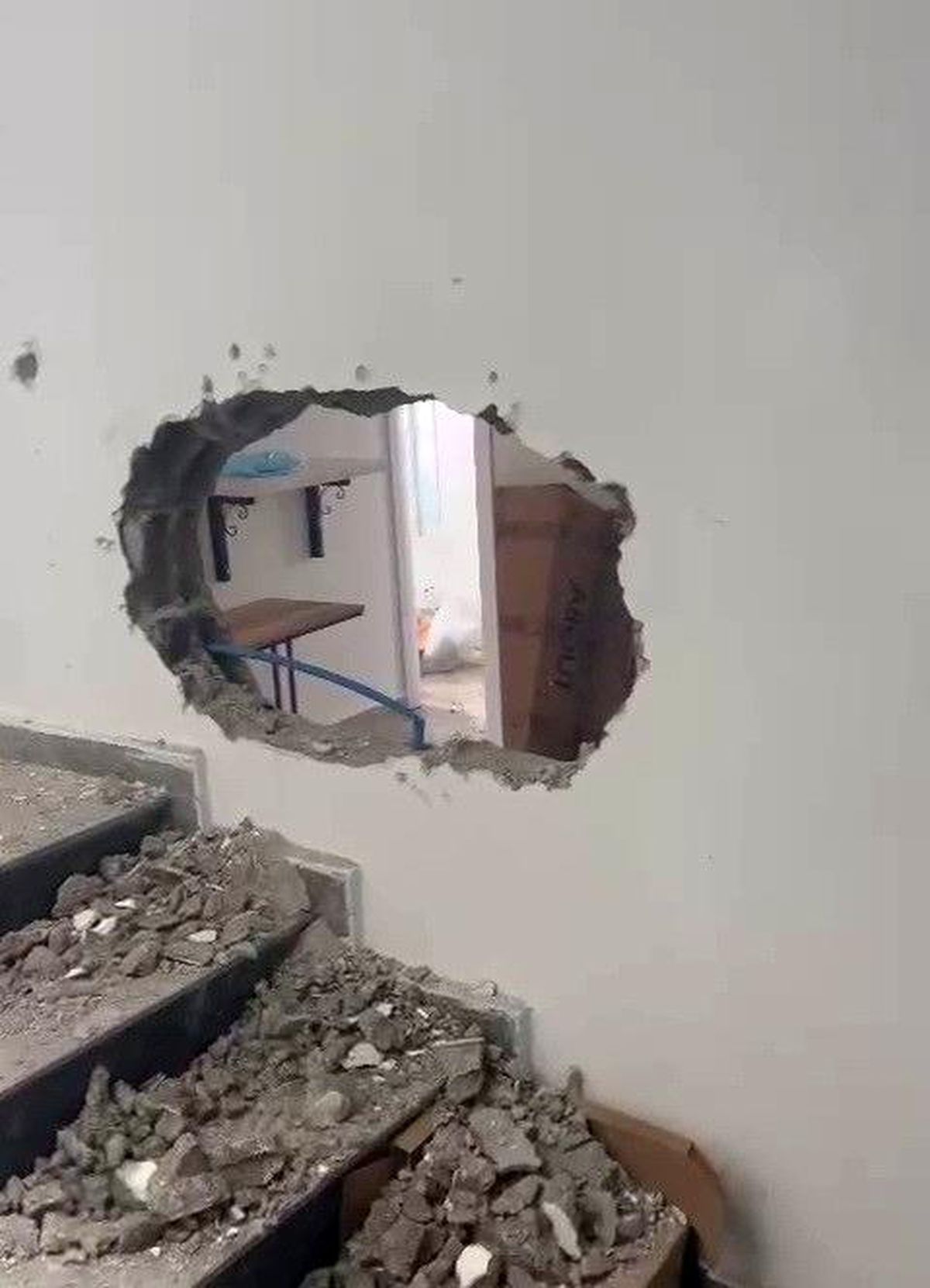 Adıyaman'da Hırsızlık Olayı: Duvarı Delerek Eve Girdiler