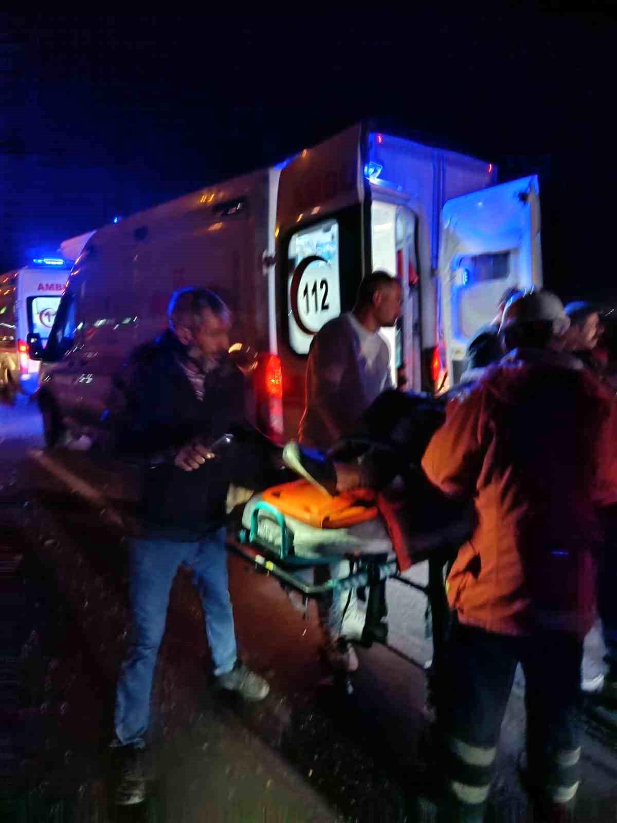 Mardin'de otomobil takla attı: 3'ü çocuk 8 kişi yaralandı