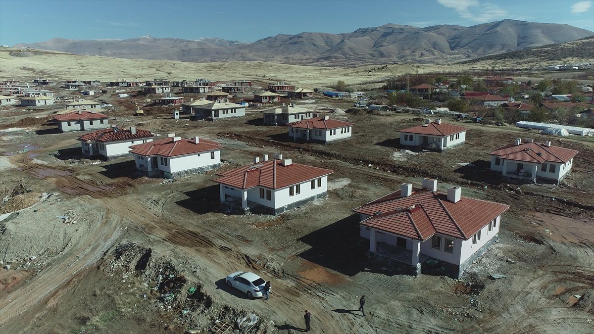 Malatya Doğanşehir'de depremden etkilenen köyler için afet evleri teslime hazırlanıyor