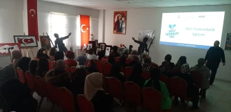 Kayseri'de Halk Eğitim Merkezi Kursiyerlerine Afet ve Acil Durum Eğitimi Verildi
