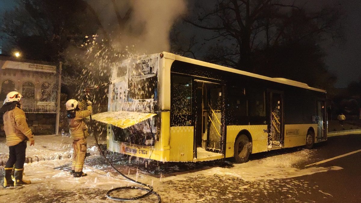 Üsküdar'da İETT Otobüsünde Yangın Çıktı