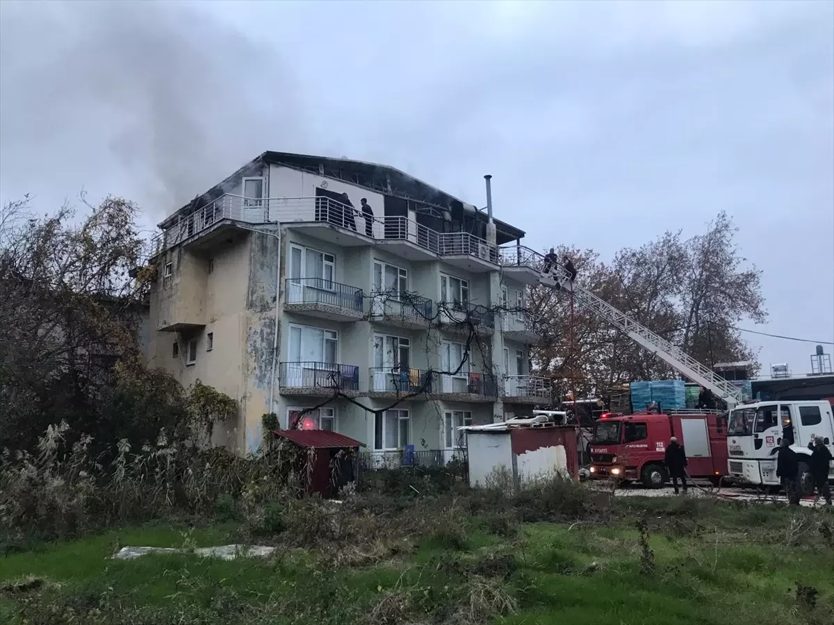 Yalova'da bir pansiyonda çıkan yangın söndürüldü