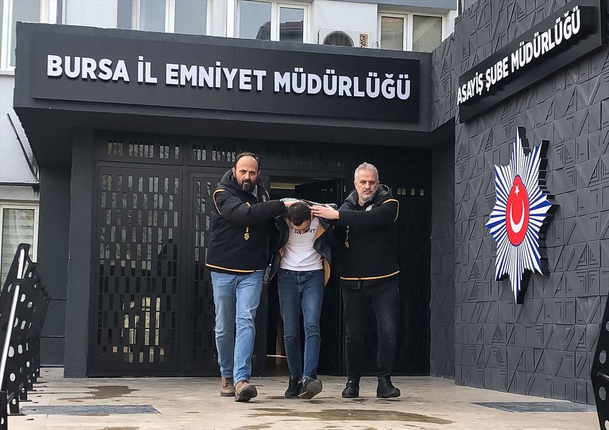 Bursa'da Kuyumcudan Bilezik Gaspı