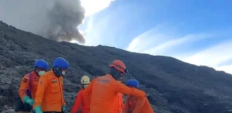 Endonezya'da Yanardağ Patlaması: 23 Dağcı Hayatını Kaybetti