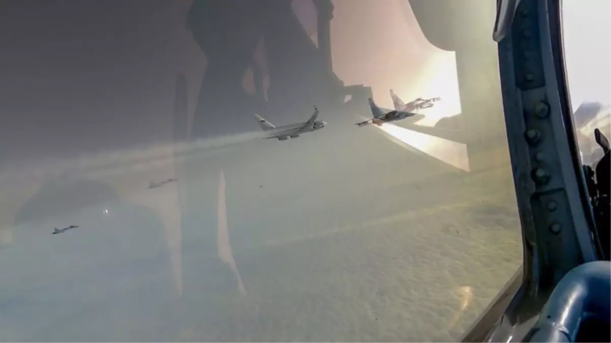 BAE'ye giden Putin'in uçağına füzelerle donatılmış savaş uçakları eşlik etti