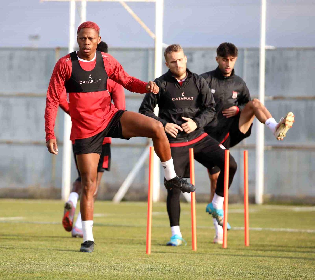 Sivasspor, Arnavutköy Belediyespor maçı için hazır