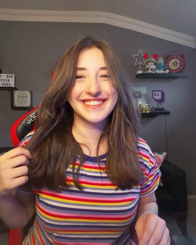 Twitch Yayıncısı Pqueen, meme kanserine yakalandı Twitch Yayıncısı Pqueen, meme kanserine yakalandı