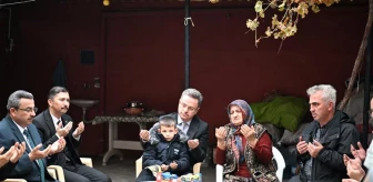 Vali Ünlü Kırkağaç'ta kamu hizmetlerini inceledi, şehit ailelerini ziyaret etti