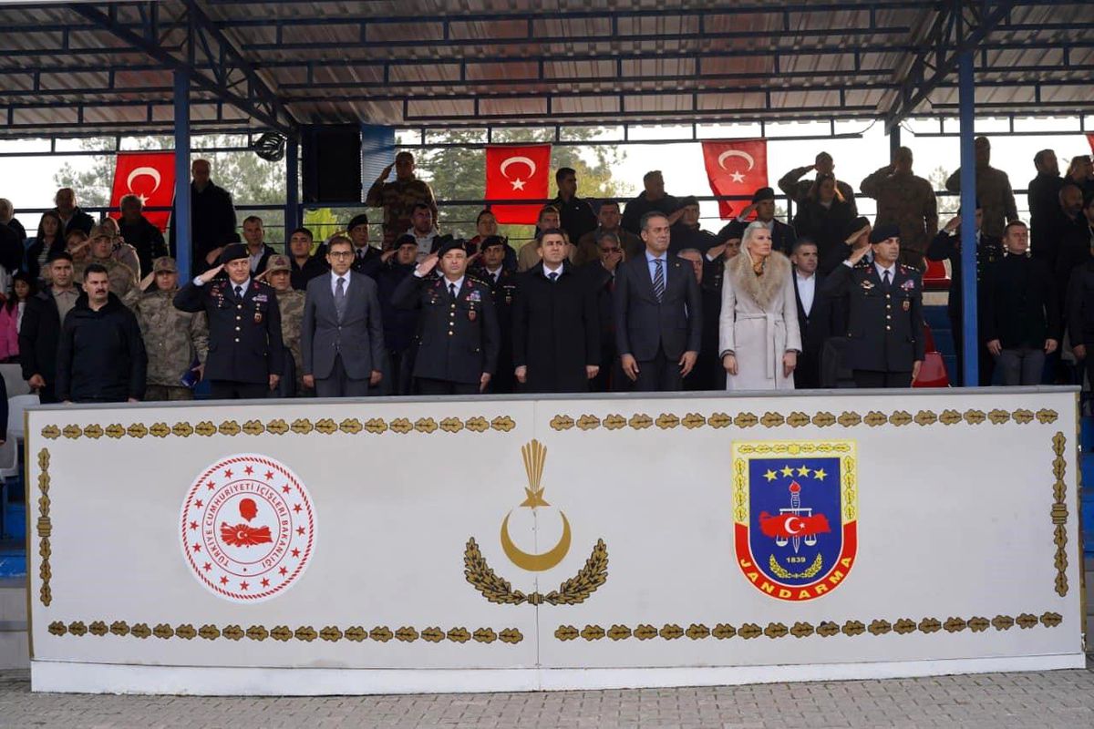 Bilecik Valisi Şefik Aygöl, Jandarma Eğitim Komutanlığı'nın yemin törenine katıldı