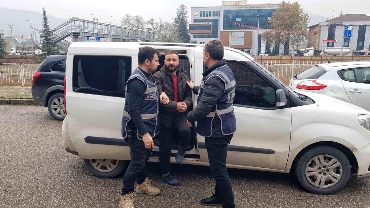 Karabük'te Hırsızlık Zanlısı Gazeteciye Saldırdı