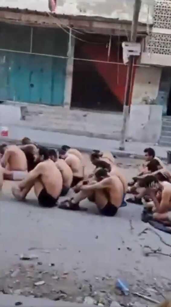 İsrail ordusu Gazze Şeridi'nde 700 Filistinliyi alıkoydu İsrail ordusu Gazze Şeridi'nde 700 Filistinliyi alıkoydu