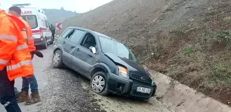 Sakarya'da Otomobil Takla Attı: 2 Yaralı