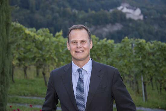 Lihtenştayn Kraliyet ailesi üyesi Prens Constantin 51 yaşında hayatını kaybetti Lihtenştayn Kraliyet ailesi üyesi Prens Constantin 51 yaşında hayatını kaybetti