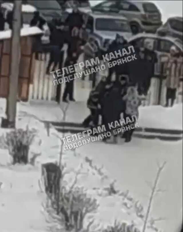 Rusya'da 14 yaşındaki kız öğrenci ders sırasında pompalı tüfekle bir arkadaşını öldürüp üç arkadaşını yaraladıktan sonra intihar etti