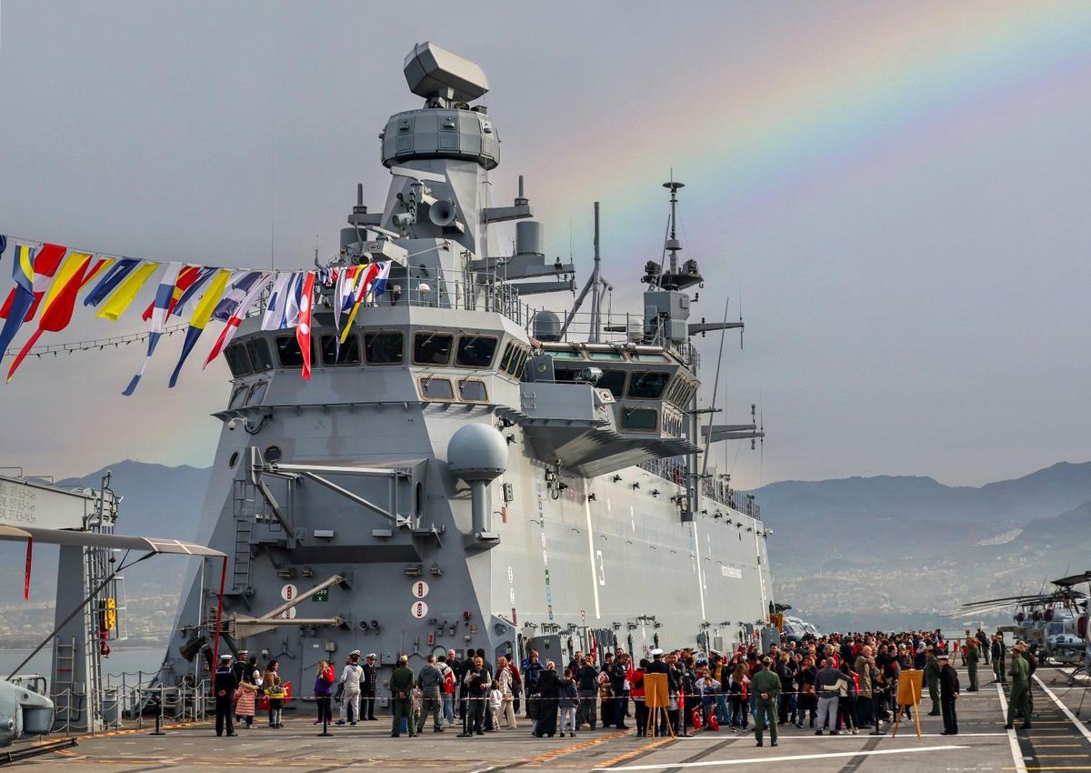 TCG Anadolu İzmit Körfezi'nden ayrıldı