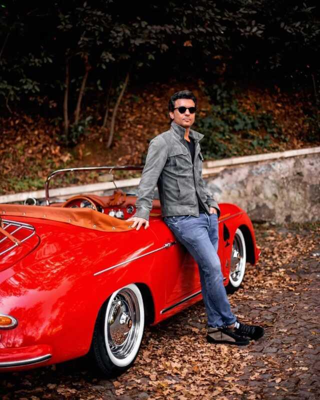 Ünlü İş Adamı Sinan Urfalı, Lüks Ferrari ile Kaza Yaptı