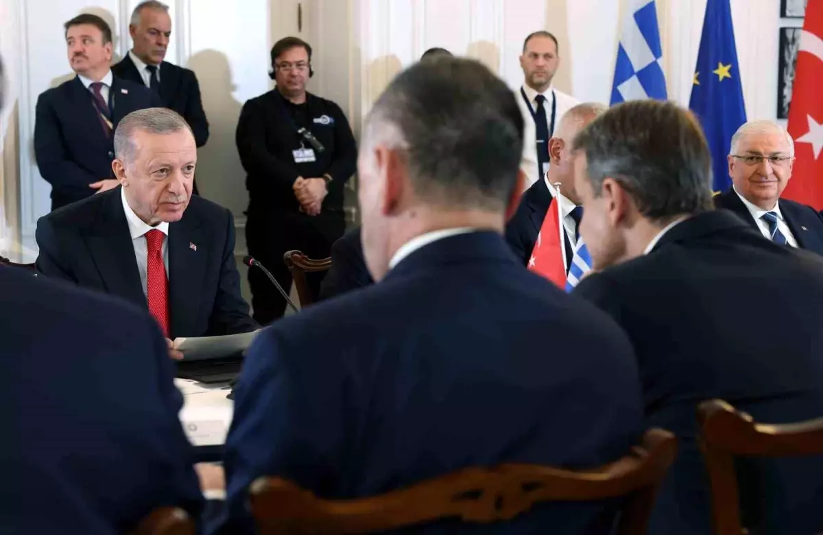 Yunanistan Başbakanı Miçotakis: 'Türk vatandaşlarının Doğu Ege adalarını ziyaret etme serbestisini ele aldık'Miçotakis: 'Türk öğrencilerle...