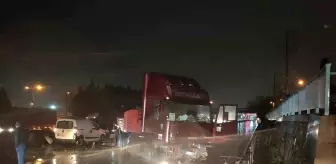 Kocaeli D100 Karayolunda Tır Kazası: Trafik Durdu