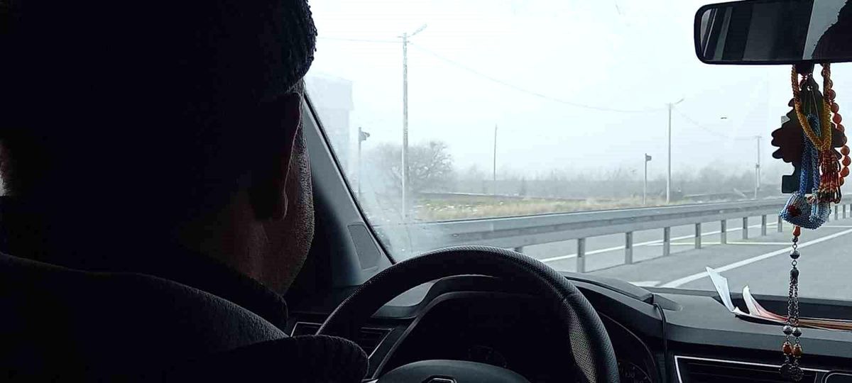 Tatvan'da Yoğun Sis Trafiği Olumsuz Etkiledi