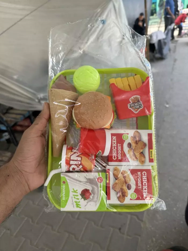 BM, Gazzeli çocuklara gıda yardımı yerine yiyecek şeklinde oyuncaklar gönderdi